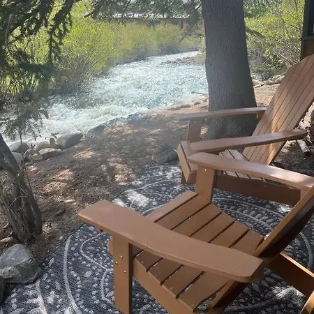 Thorpe On The Water. Creekside Nederland Cabin. Exterior photo