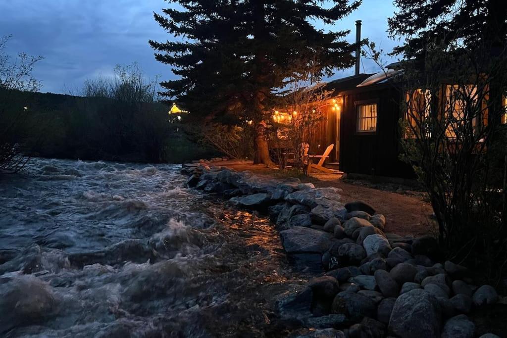 Thorpe On The Water. Creekside Cabin. Holiday home Nederland