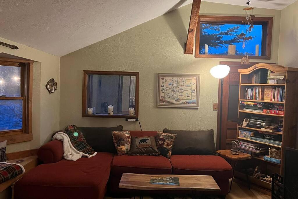 Thorpe On The Water. Creekside Cabin. *