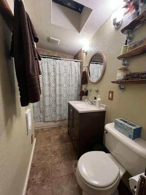 Holiday home Thorpe On The Water. Creekside Cabin. Nederland